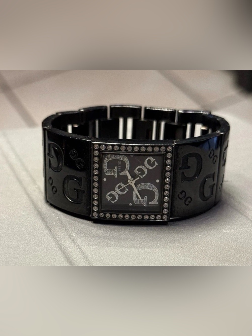 Vintage Guess Women’s Watch Black Band In Working Condition